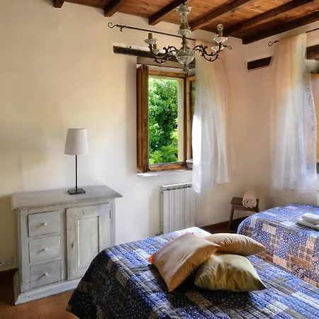 Villa Luce Tra I Faggi 8, Emma *