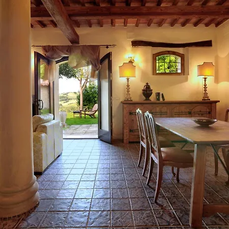 Villa Luce Tra I Faggi 8, Emma Montemaggiore al Metauro