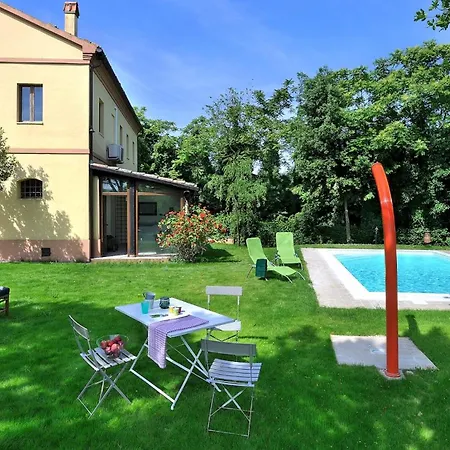 Villa Luce Tra I Faggi 8, Emma *